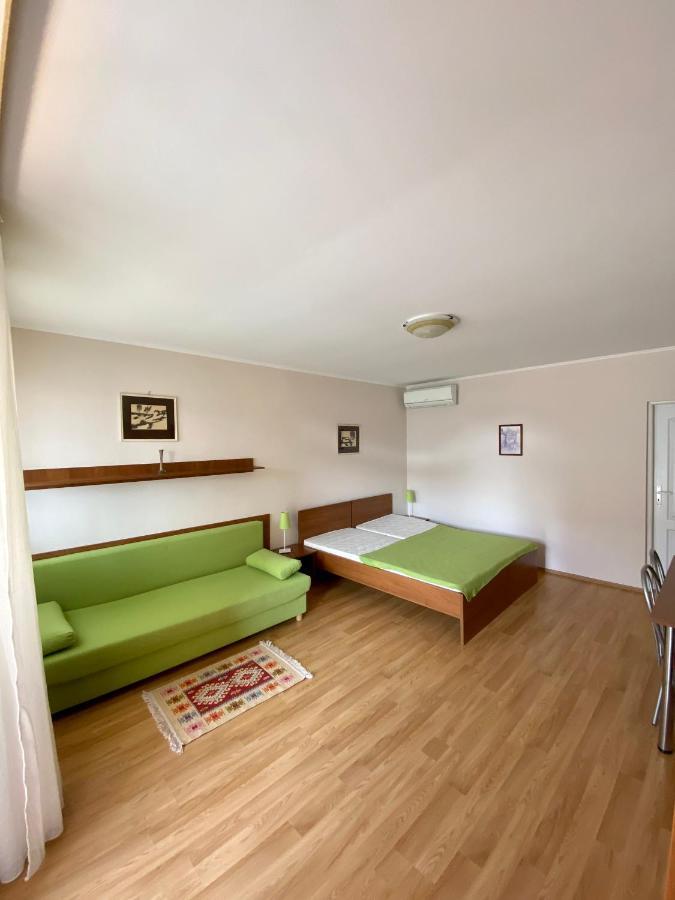 Apartmanovy Dom Flora Вельки-Медер Экстерьер фото